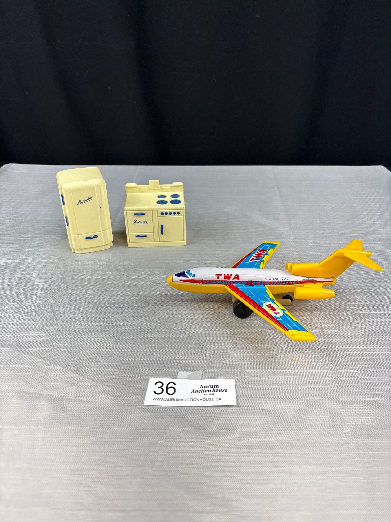 ANCIEN AVION EN tôle Boeing 727 années 1960/70 EUR 24,00 - FR ANCIEN AVION EN tôle Boeing 727 années 1960/70 EUR 24,00 - FR