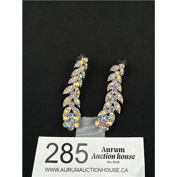 Vintage Pair of Rhinestones Earrings