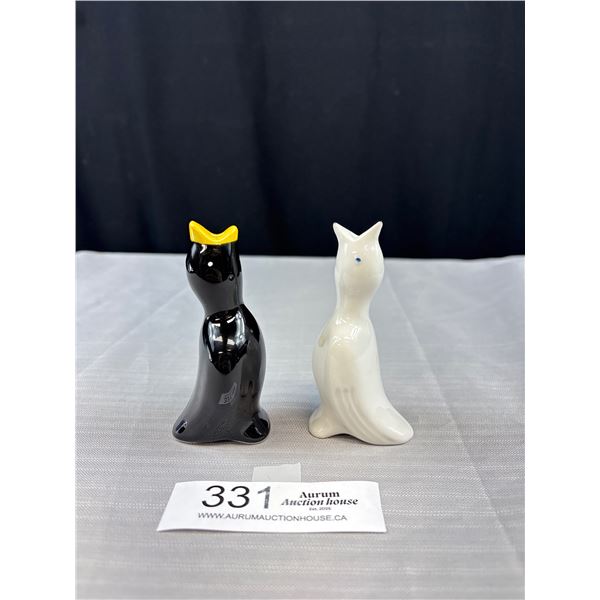 Pair of Vintage Black and White Bird Pie Vents