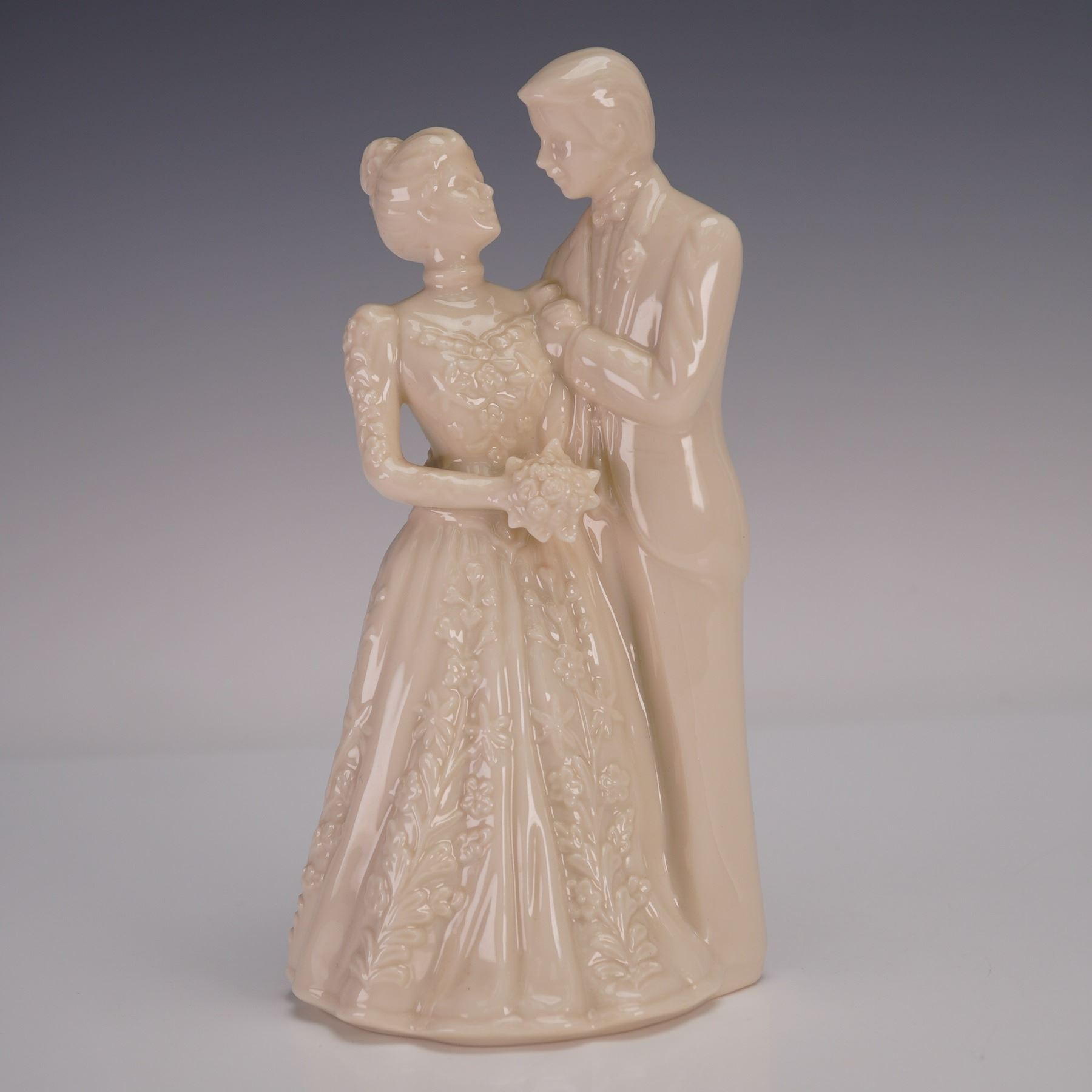 Lenox Porcelain Figurine, Bride and Groom Wedding Promises Cake Topper