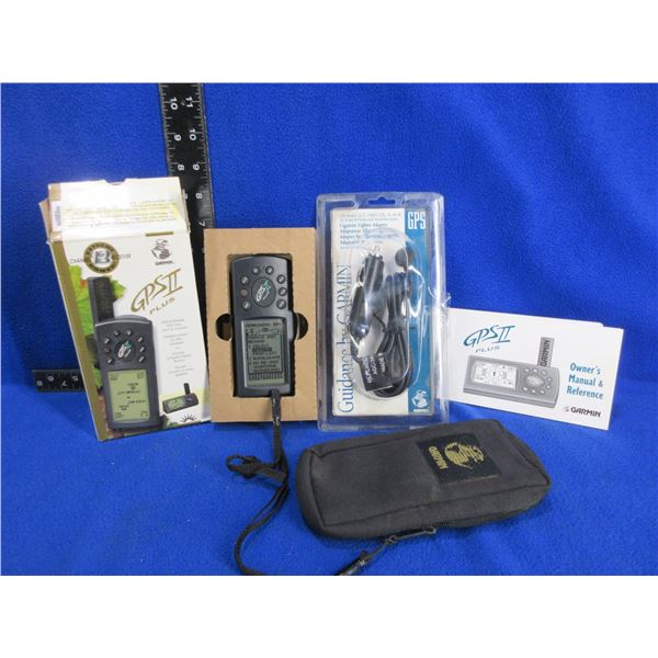 Garmin GPSII Plus Personal Handheld Navigator - New Old Stock