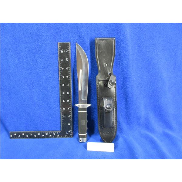 NEW - SOG Creed Fixed Blade Knife with Incorrect Sheath