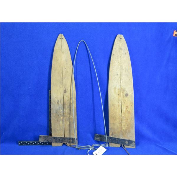 Hide/Fur Stretcher - 24" Length