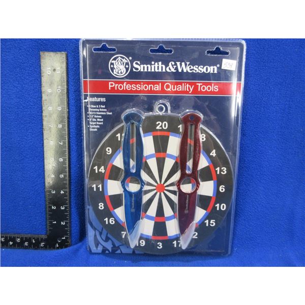NEW - Smith & Wesson 8 Piece Throwing Knife Set w/ Dart Board Target