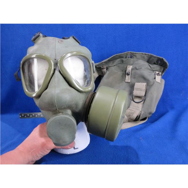 Yugoslavian M1 Gas Mask with Filter Canister and Carry Pouch