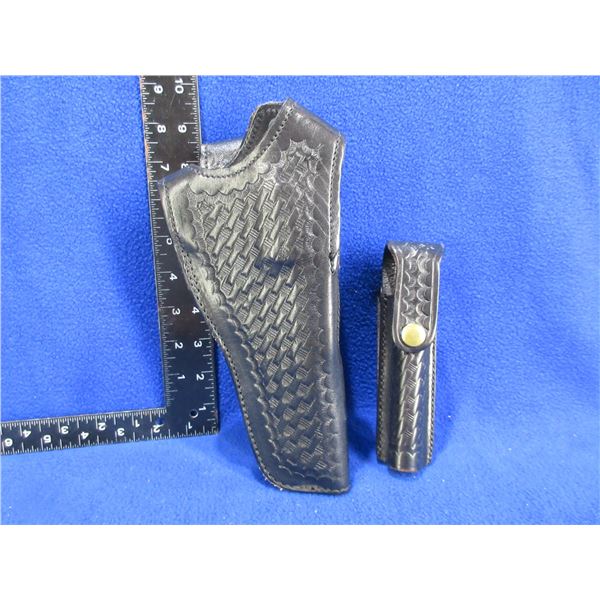 Ted Bourdon Leather Holster & Case-Tech Leather Flashlight Holster