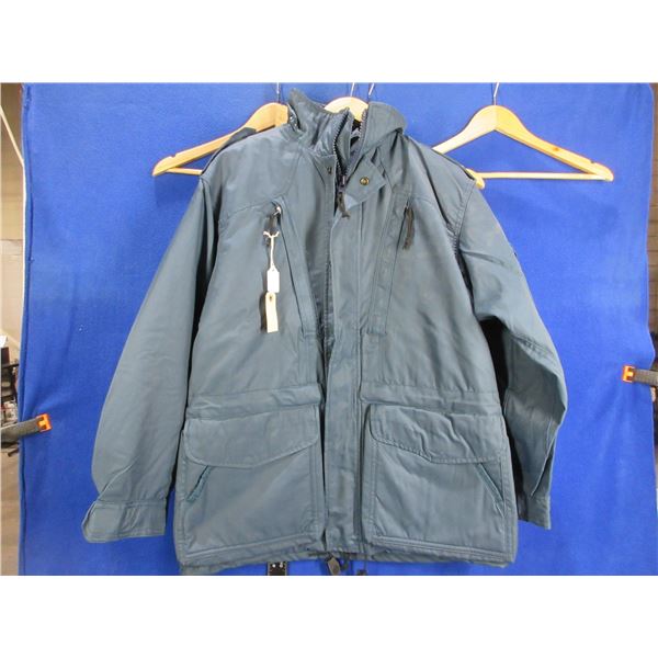 Canadian Military Surplus Jacket - Size 7040 (Height 70, Chest 40)