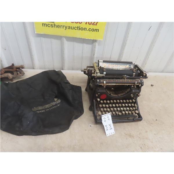 Underwood Manual Type Writer + Cover