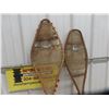 Image 3 : 2 Vintage Snow Shoes - Not a Match 