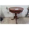 Image 1 : Antique Pedestal Carved Side Table 28x24