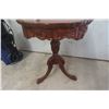 Image 4 : Antique Pedestal Carved Side Table 28x24