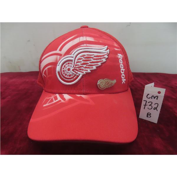 Never Worn Detroit Red Wings Center Ice Authentic Hat