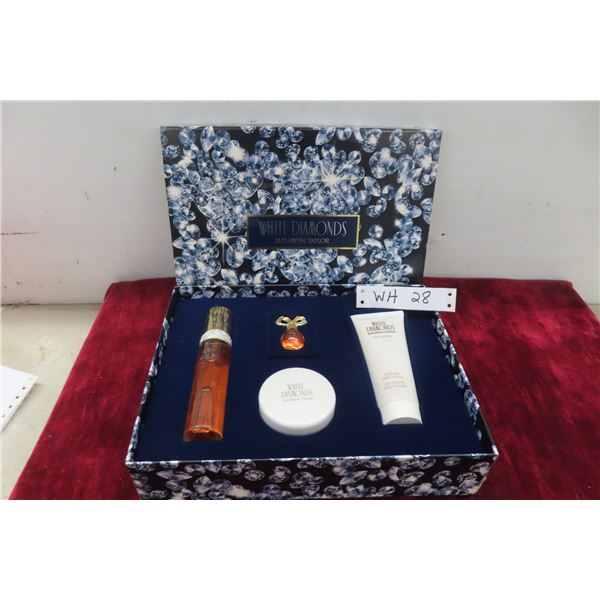 Elizabeth Taylor 4 Piece White Diamonds Perfume, Lotion ETC Set