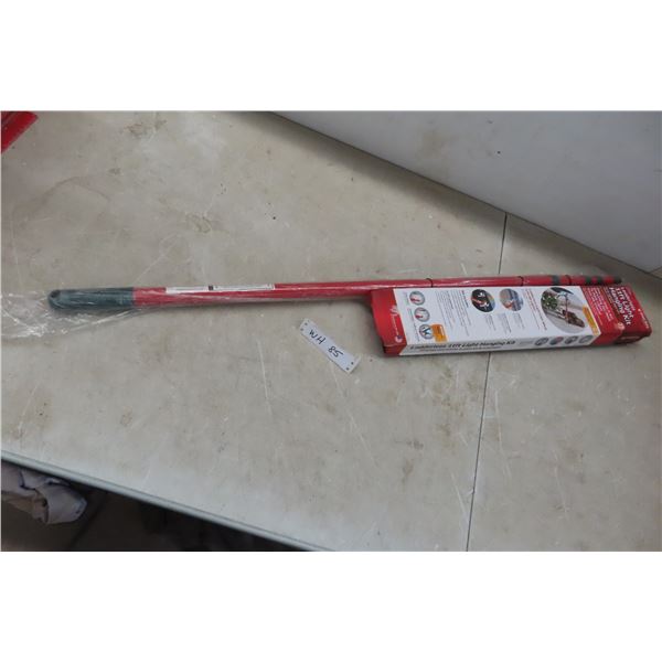 Ladder less 11 FT Reach Xmas Light Hanging Kit