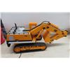 Image 6 : 2 Caterpillar RC Plastic Toys Excavator and Loader