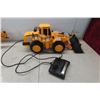 Image 7 : 2 Caterpillar RC Plastic Toys Excavator and Loader