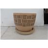 Image 7 : 7 Ceramic Flower Pots and Matching Saucer 