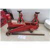 Image 1 : Hydraulic Floor Jack and 2 Jack Stands