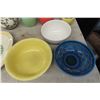 Image 2 : 3 Piece Cannister Set, Colourful Serving Bowls