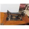 Image 3 : Singer Treadle Sewing Machine 