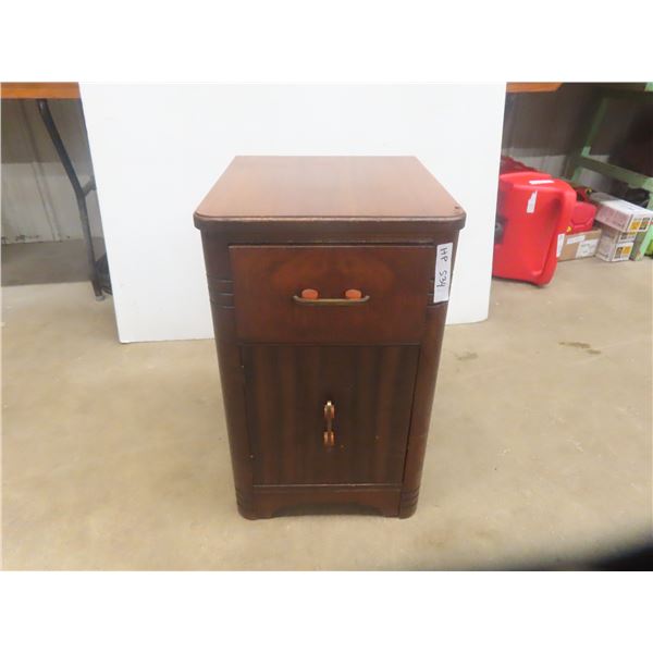 Nite Stand Tight Pulls 24"x15"x16"