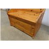 Image 5 : Pine Bench 33" Wide with Under Seat Storage 