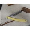 Image 3 : 2x Straight Razors, Various Vintage Shavers 