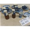 Image 5 : Blue Willow Cream + Sugar Teapot, Salt + Pepper +