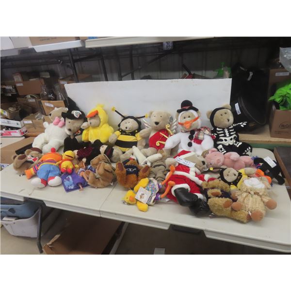 Plush Toys - Bunch Of Bears Dressed Up, One Thinks Their A Duck 