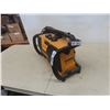 Image 3 : Dewalt Radio/ Charger Combo 