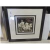 Image 3 : 2 Framed Floral Pictures 