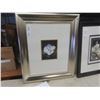 Image 4 : 2 Framed Floral Pictures 
