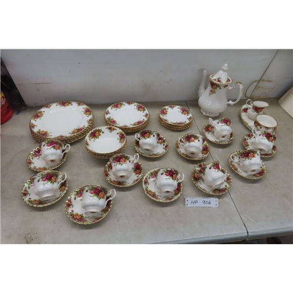 46 Pieces Royal Albert Old Country Roses