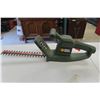 Image 4 : Black and Decker Electric 13'' Hedge Trimmer and Porter Cable 