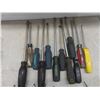 Image 3 : Variety of Screwdrivers 