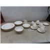 Image 1 : 33 Pieces Royal Adderley China 