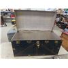 Image 5 : Vintage Trunk 21"x40"x20"