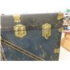 Image 7 : Vintage Trunk 21"x40"x20"