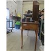 Image 6 : Wood Vanity Dressing Table with Tri Mirror + 