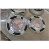 Image 2 : 5x GMC Hub Caps Including Set of 4 Matching Set 