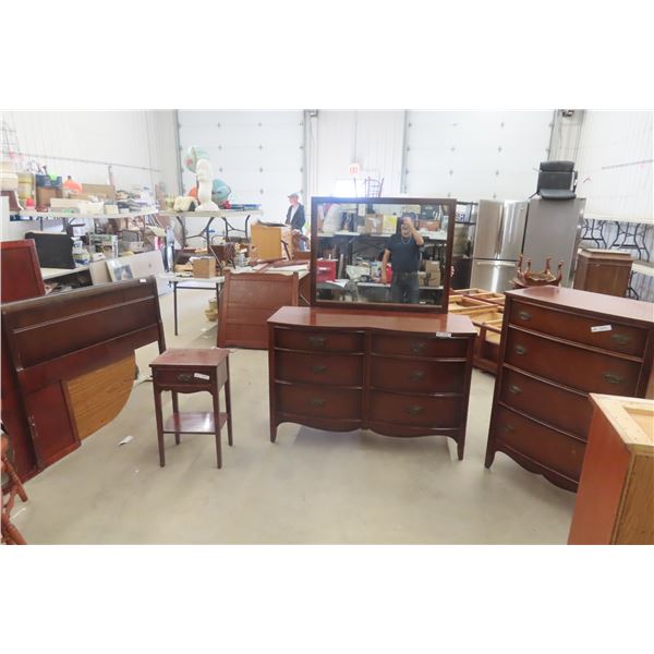 4 Piece Bedroom Set- Dresser 34"x 52"x20"