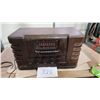 Image 1 : WESTINGHOUSE MODEL 697A 1950'S RADIO, WORKS.