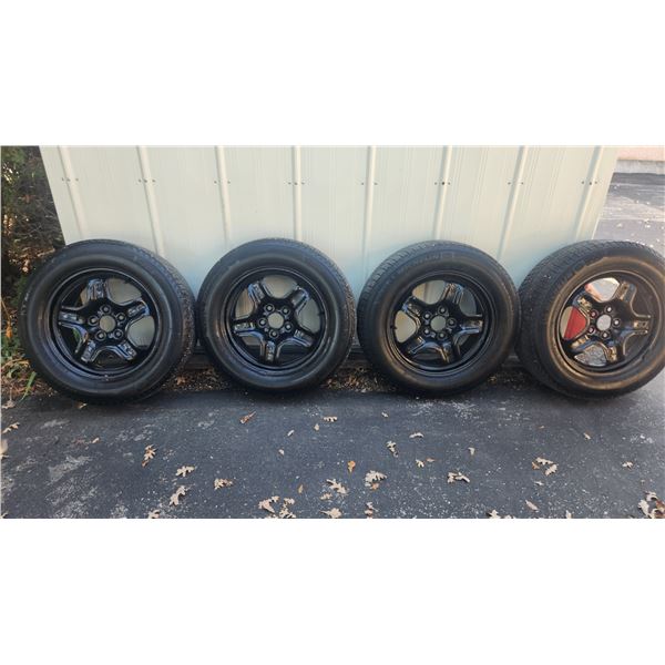 SET OF 4 MICHELIN SNOW TIRES ON RIMS SIZE 225 60R 17