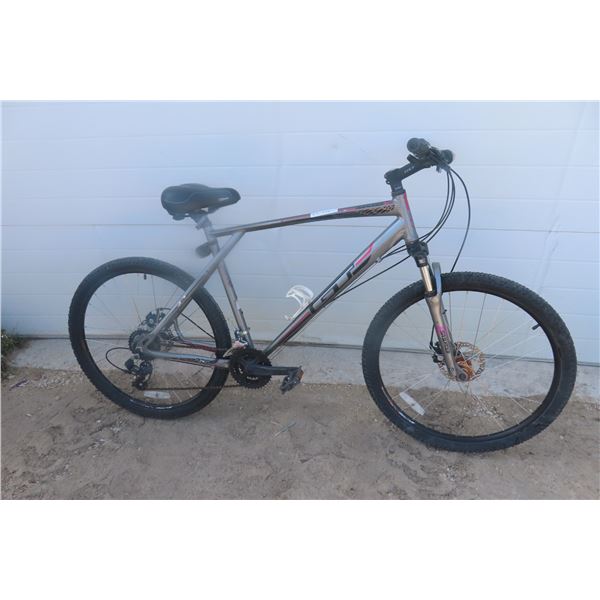 Aggressor GT Comp Variable Speed 27" Pedal Bike 