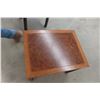 Image 4 : 2 End Tables 1) 21x21x27 1) 21"x27"x23"