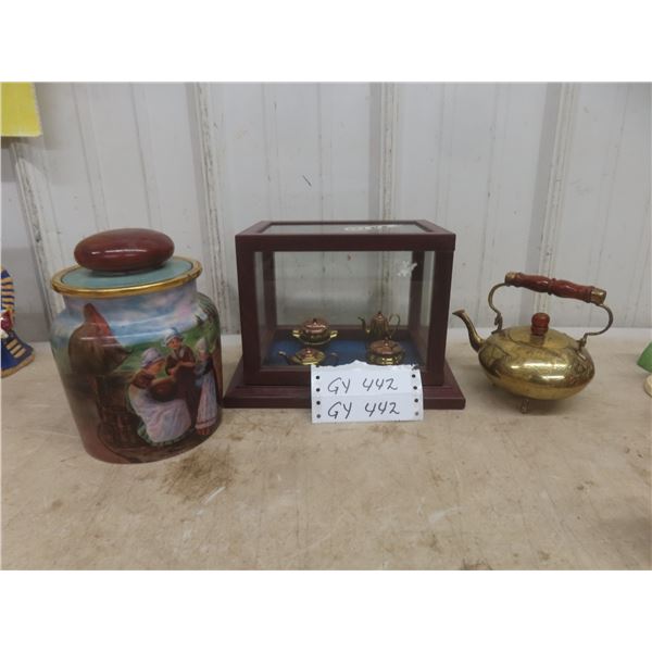 Brass Tea Pot and Lid, Mahogany Display Case with 4 Brass Pieces
