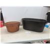 Image 1 : Copper Basin and Large Black Metal Tub 