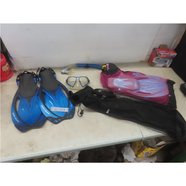 2 Sets Fippers, Snorkel and Goggles with Carry Bags