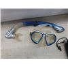 Image 3 : 2 Sets Fippers, Snorkel and Goggles with Carry Bags