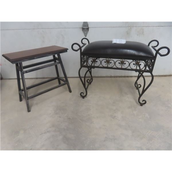 2 Stools 
